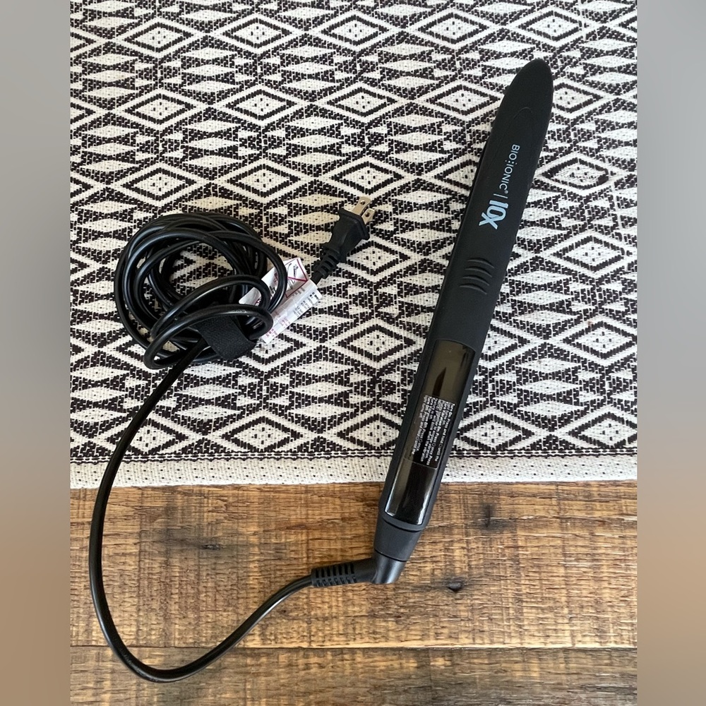 Bio Ionic 10X Pro Straightening & Styling Iron. Excellent used condition.